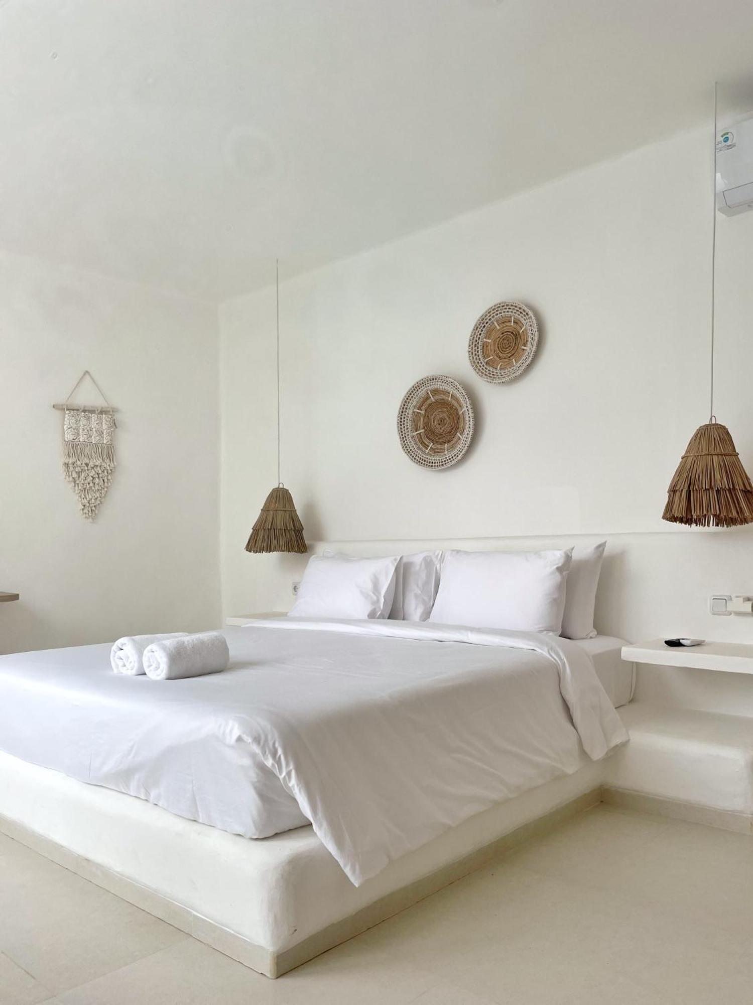 Von Hideaway *