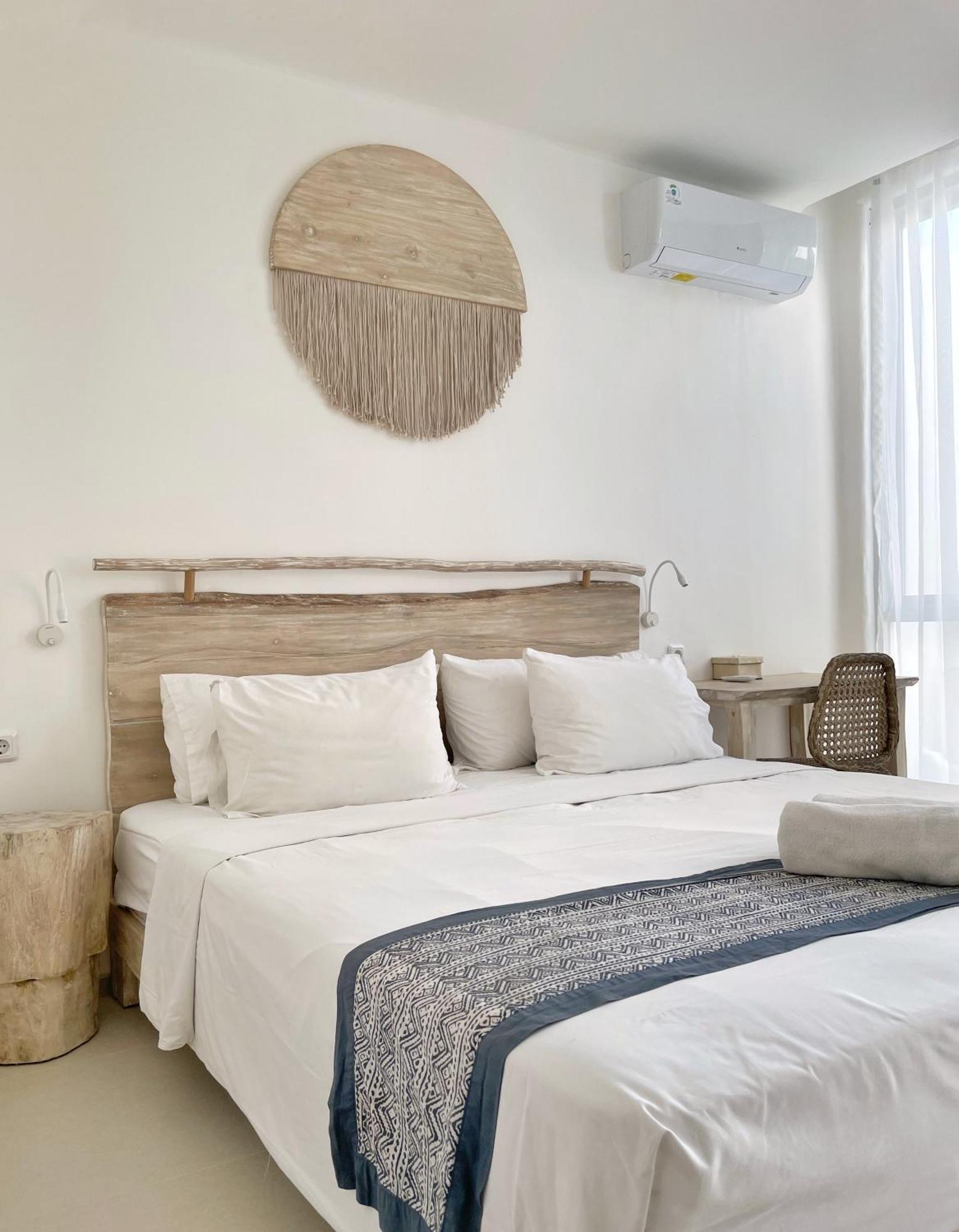 Von Hideaway
